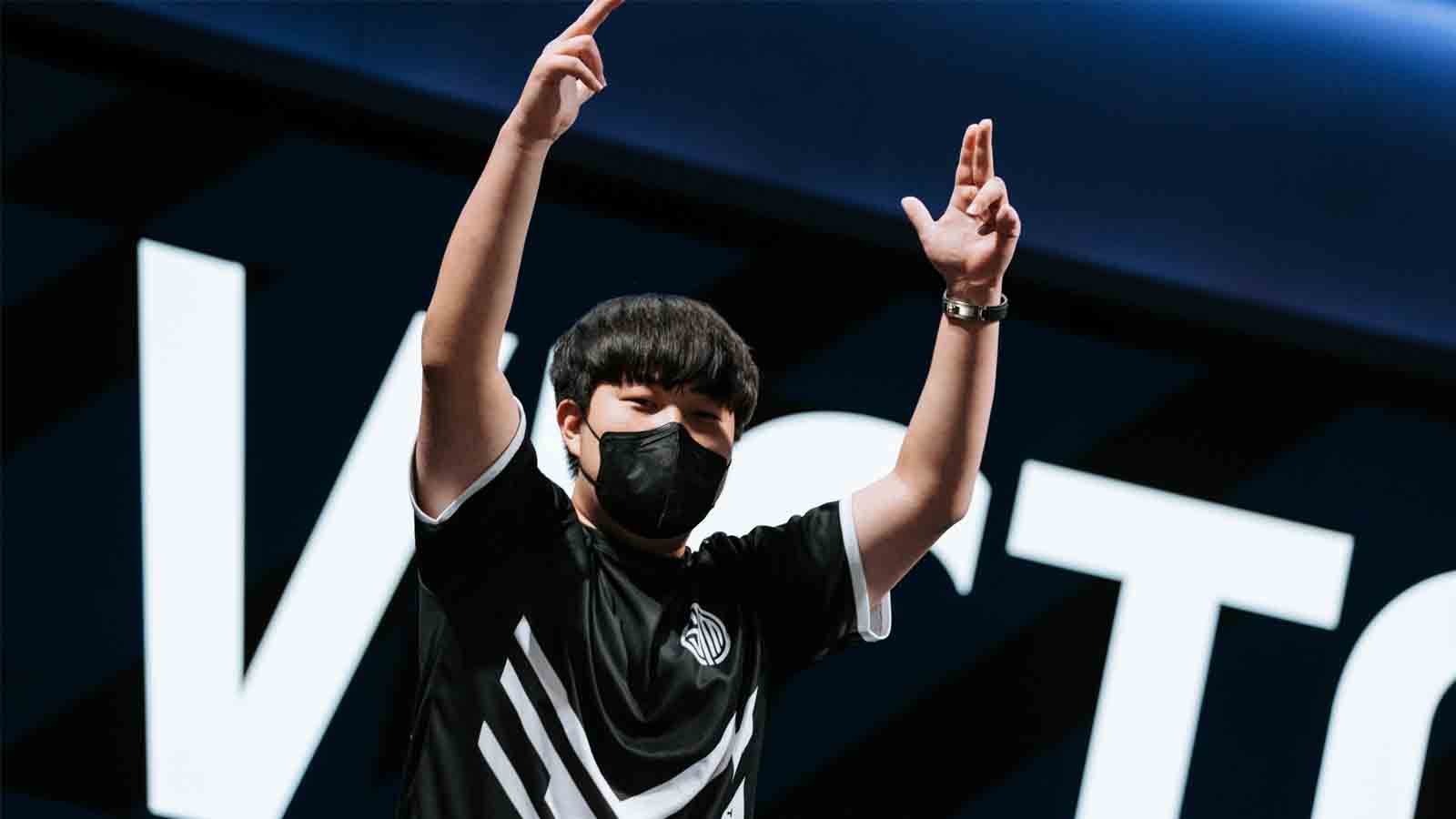 Huni Steps Down From TSM With A Wrist Injury